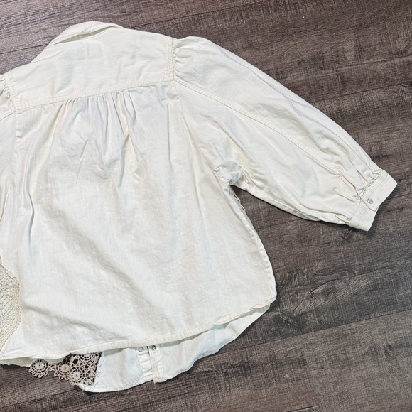Anthropologie Pilcro Cream Puff-Sleeve Shirt Crochet Accents pearl Snaps 🫰 - Picture 10 of 11